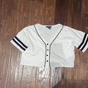 cropped buttonable baseball tee